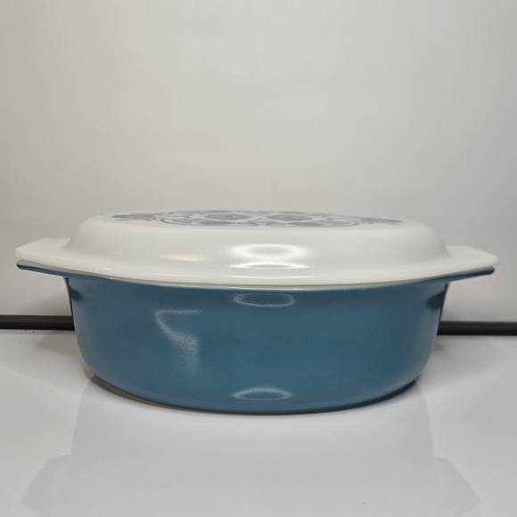 VTG Pyrex 2 1/2 QT Horizon 045 Turquoise White Floral Oval Casserole Lid Dish - Picture 2 of 12